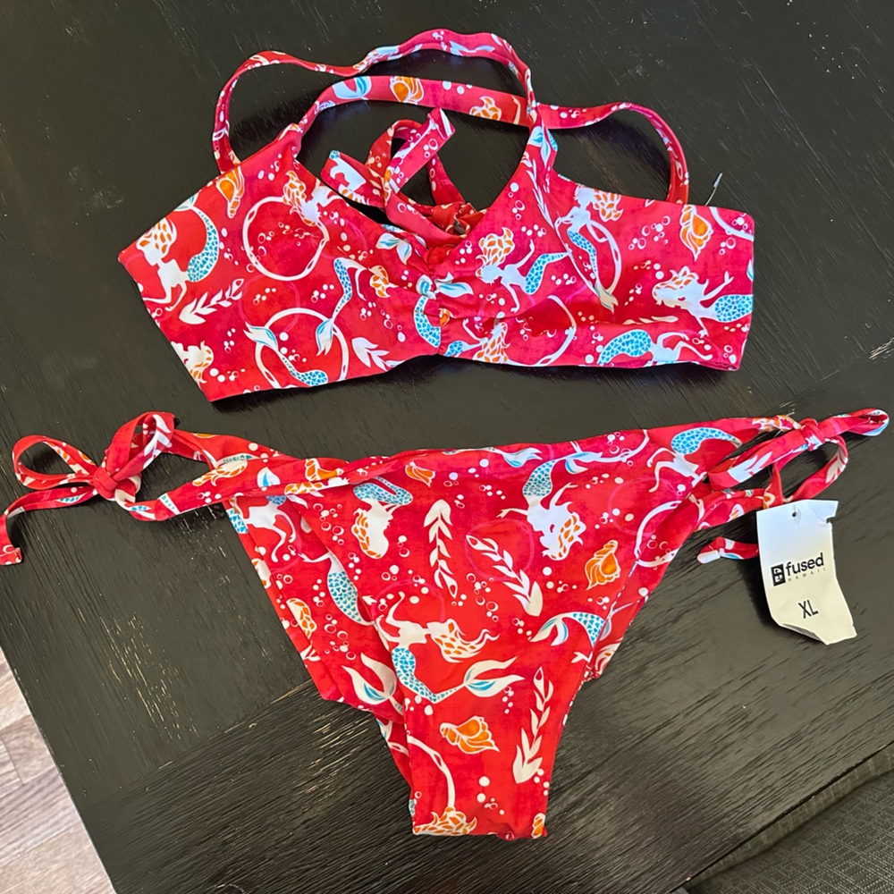 Fused Hawaii kohanaiki bikini top and aloha bottom - large top, xlarge bottom